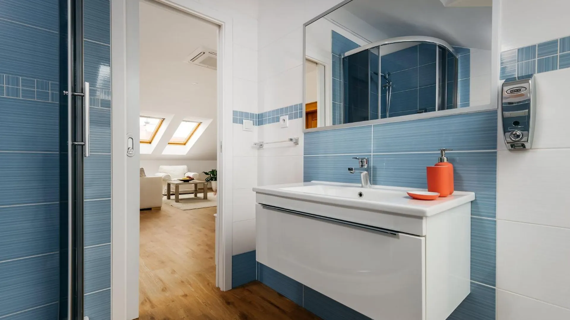Mia Cozy Apartment With Prague Castle View, Parking & Ac 0*,  Tsjechië