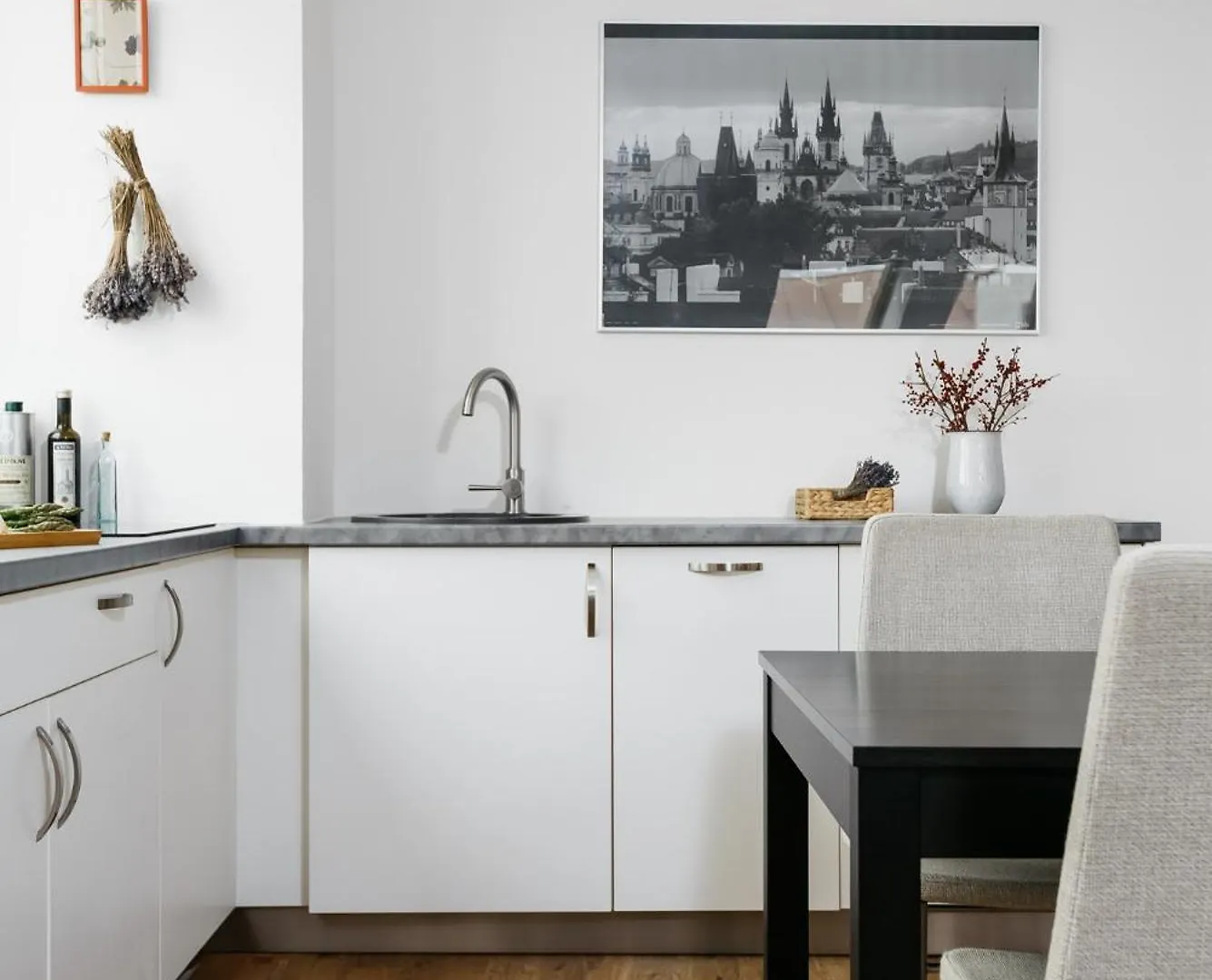Mia Cozy Apartment With Prague Castle View, Parking & Ac Tsjechië