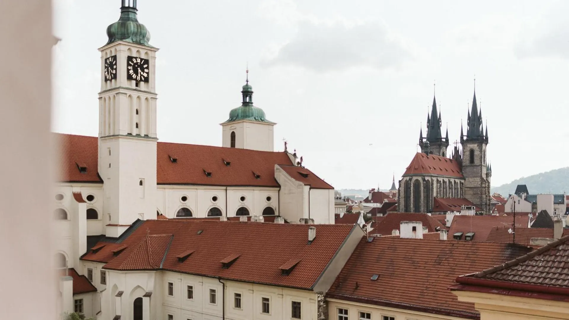 Mia Cozy Apartment With Prague Castle View, Parking & Ac
